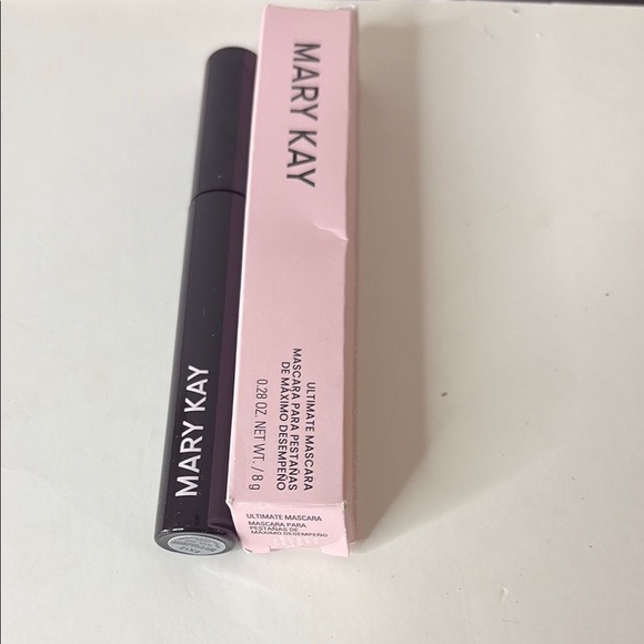 Mary Kay Ultimate Black Mascara for Bold Volume - Picture 1 of 5